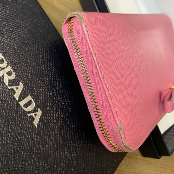 Authentic Prada Saffiano Zippy Wallet - Picture 6 of 10